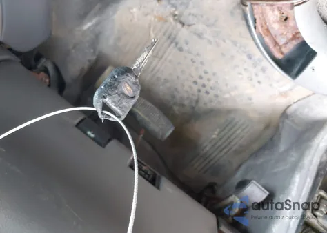 2002 Ford Explorer Sport Trac z USA, uszkodzony, nr VIN 1FMZU77EX2UC93919